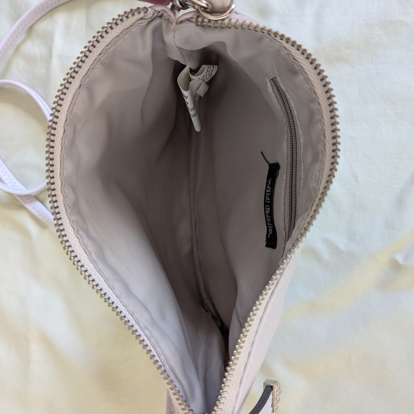 Elegant White Crossbody Bag - Picture 3 of 3